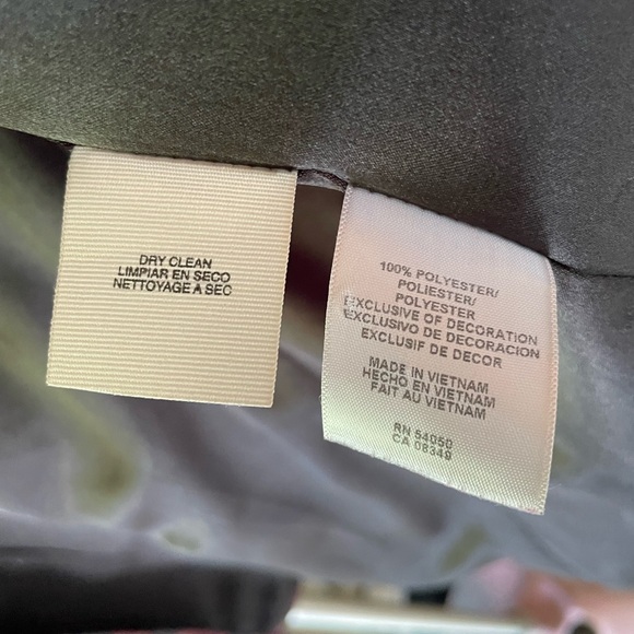 Rachel Roy tailored blazer in burgundy and black pattern.  Size 4 - Picture 3 of 3